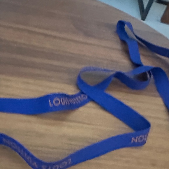 Louis Vuitton Royal Blue Ribbon - Picture 2 of 2
